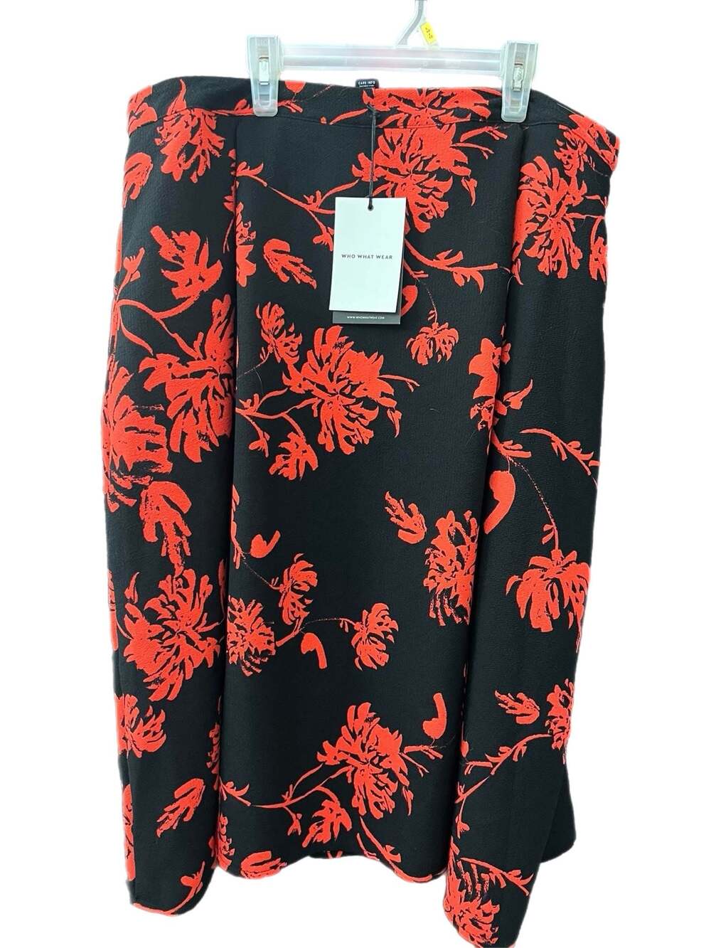 NWT Who What Wear knee length, flowy Skirt. Sz 12